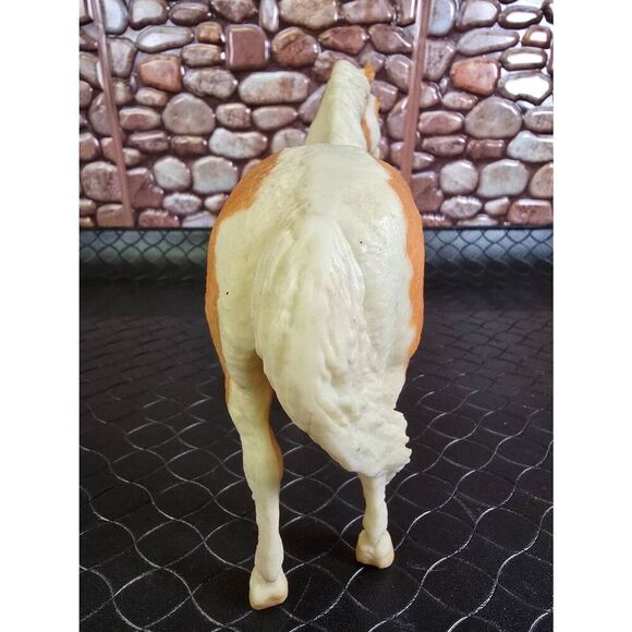 Breyer Traditional Misty of Chincoteague Palemino Pinto Pony #A98 - Picture 5 of 13